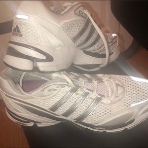 Adidas women’s shoes sz 11.5 , great for everyday